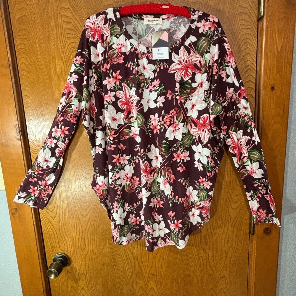NWT Peach Love California Floral Blouse - Red and Pink